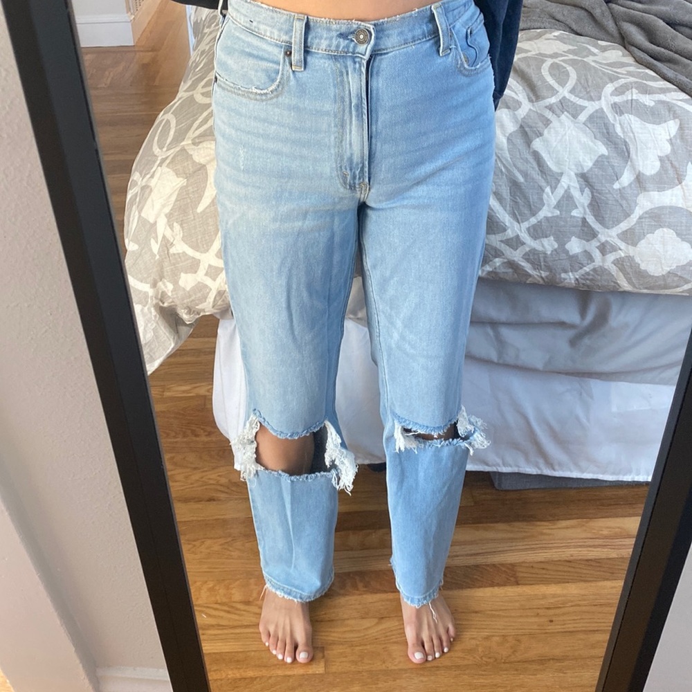 Blue Abercrombie 90s jean w holes